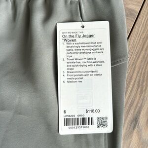 LULULEMON - On the Fly jogger, NWT!